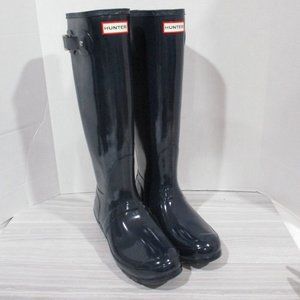 WORN ONCE!!  HUNTER ORIGINAL TALL GLOOSY BOOTS! NAVY BLUE. SIZE 8/39